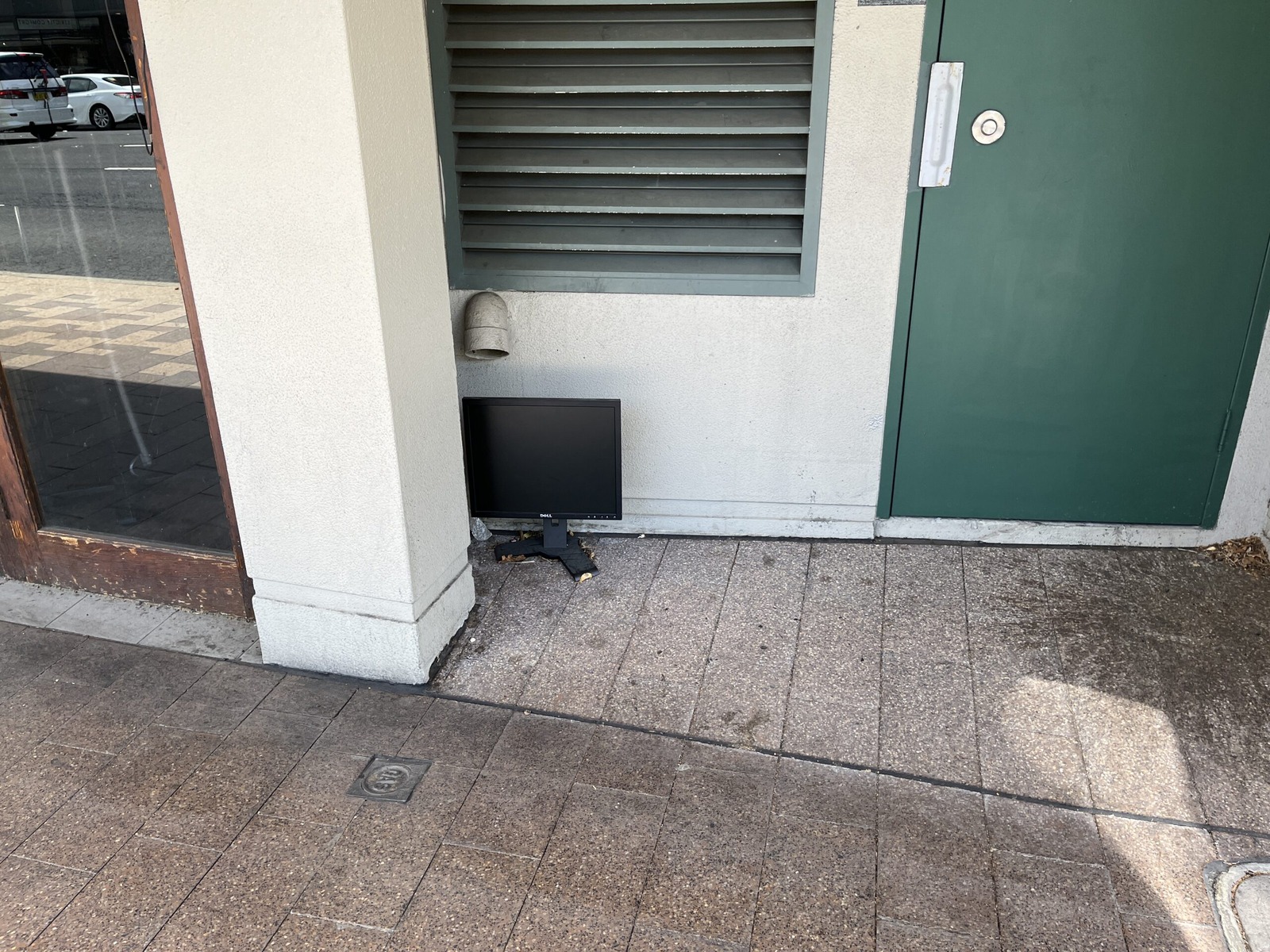 Dell P190Sb LCD Monitor - The Heist